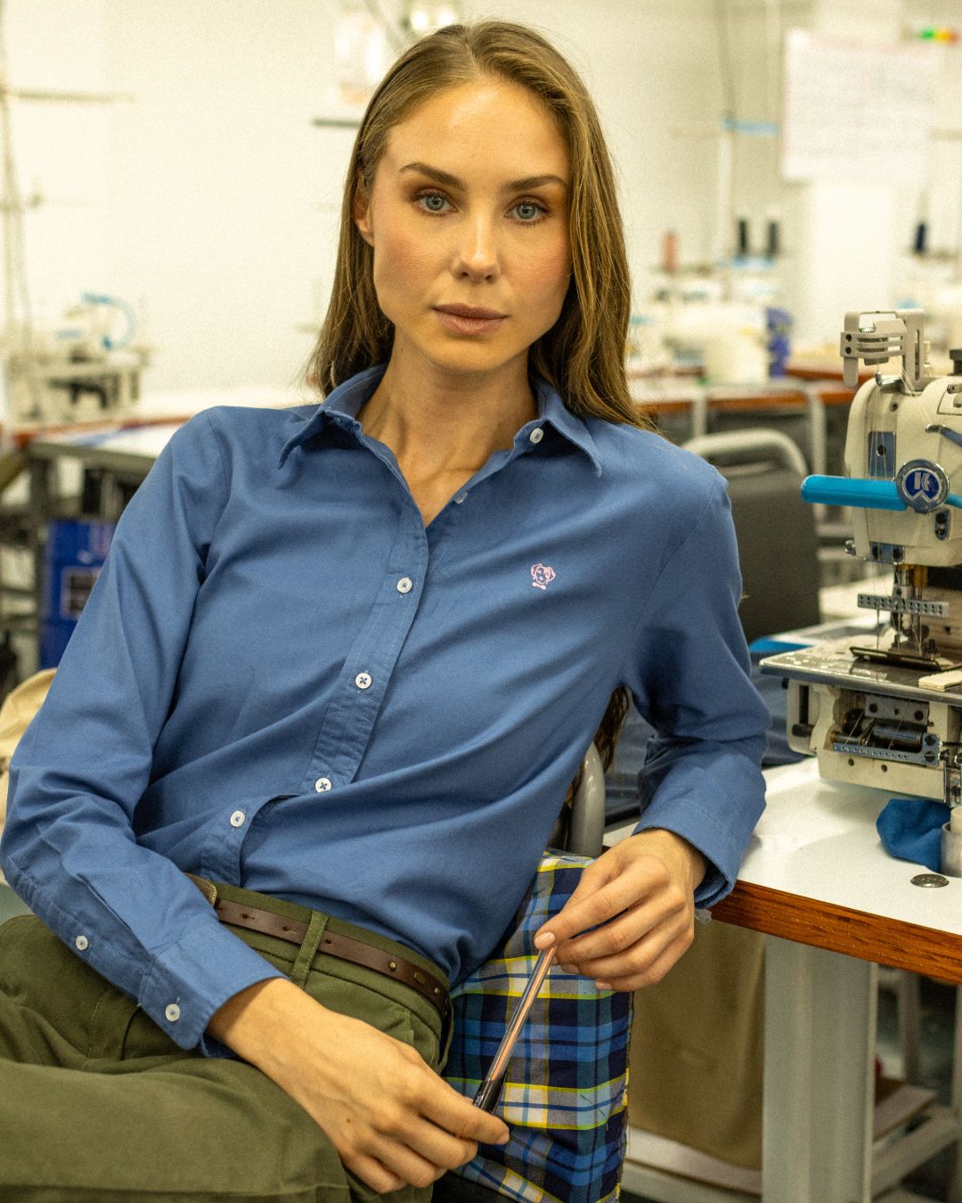 Camisa Antimanchas Oxford de Mujer Azul Chino