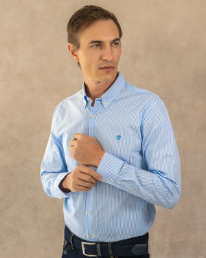 Camisa antimanchas Popelina Rayas yale marca DANTE de hombre tallaje regular fit foto modelo2