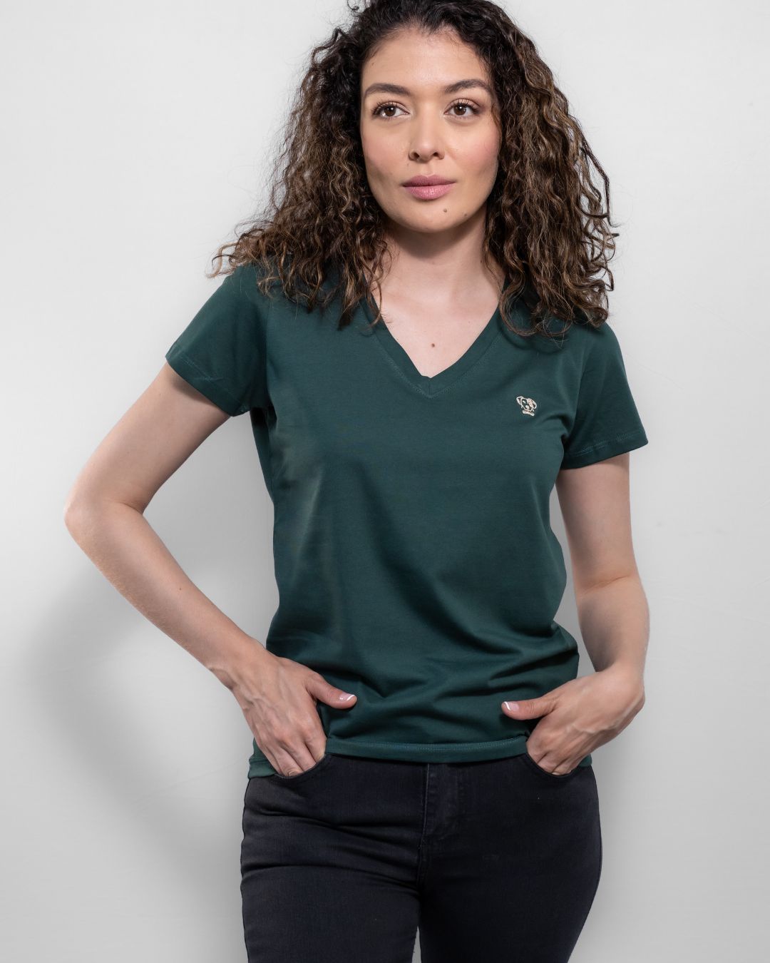 Camiseta Antimanchas Cuello V Verde Esmeralda